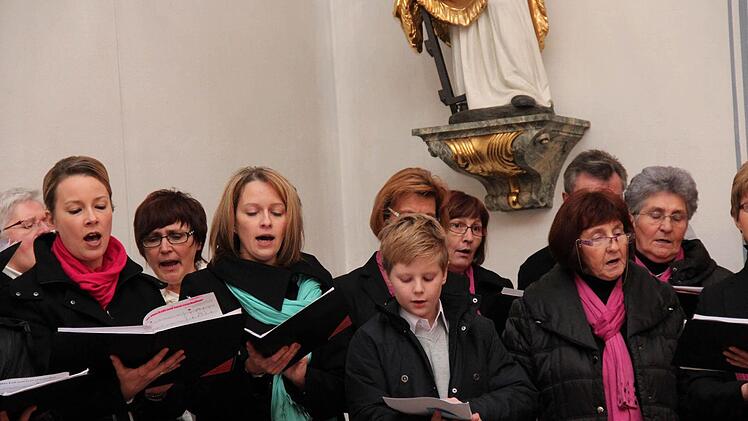 Zugabe: links neben Philipp Tietze die Solistin Sonja Keil