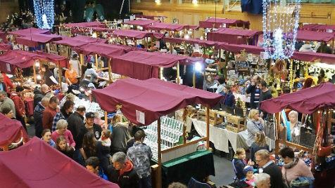 In der Nordwaldhalle reihten sich St&auml;nde an St&auml;nde.
