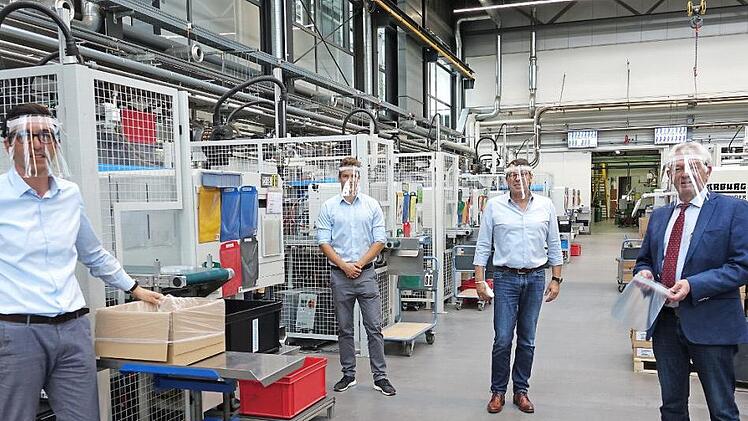 Die Firma Stettler in Burgwindheim produziert gemeinsam mit RZB Bamberg Vollgesichtsschilde für Stadt und Landkreis Bamberg. Foto: privat