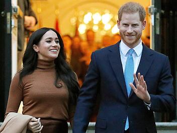 Der britische Prinz Harry und seine Frau Meghan wollen eigentlich nur ihre Ruhe. Ob sie genau deshalb wegen jeder Kleinigkeit die Öffentlichkeit suchen?