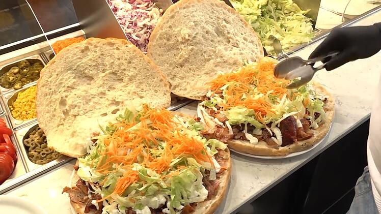 Wette mit Zwei-Kilo-Riesendöner in Augsburg