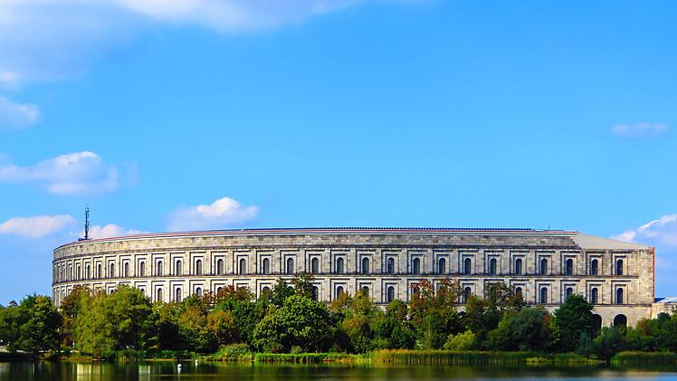 Wasserspiegelung Reichsparteitag N&uuml;rnberg