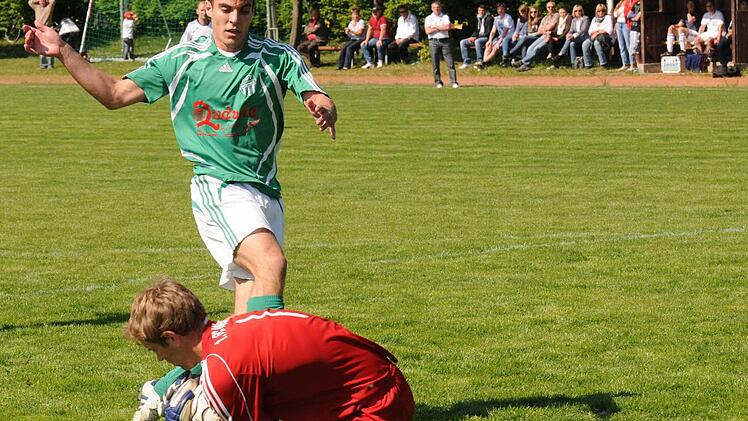 Unser Archivbild zeigt ein Spiel des TSV Oerlenbach gegen den FC Westheim. Foto: Archiv/ssp