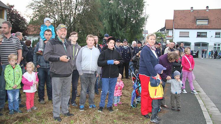 Gebannt verfolgten die Zuschauer das Horrorszenario.
