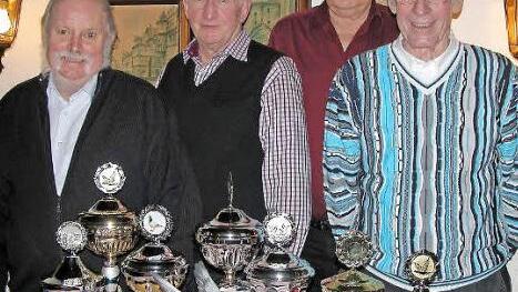 Die erfolgreichsten Reisetaubenzüchter des Vereins "Heimwärts Hofstätten" Sonnefeld (von links) Werner Höllein, Walter Koch, Horst Gidom und Walter Muff.  Foto: Klaus Oelzner