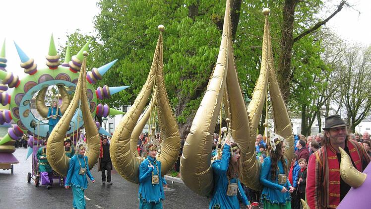 Bunte Figuren bevölkerten die große Parade. Foto: Johanna Blum