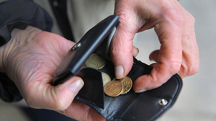 Das Landratsamt will 2017 wieder mehre als 20 Millionen investieren.  Foto: Jens Schierenbeck, dpa