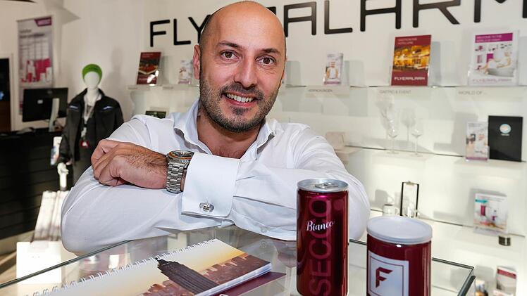Bei "Flyeralarm" seit den Anfängen mit dabei: Dominik Schön  Foto: M. Hoch