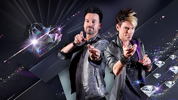 Ein Zauberkasten für Kinder weckte ihre Leidenschaft für die Magie, inzwischen haben sie Fans auf der ganzen Welt: Die Brüder Andreas (links) und Chris Ehrlich, besser bekannt als Magier-Duo Ehrlich Brothers.