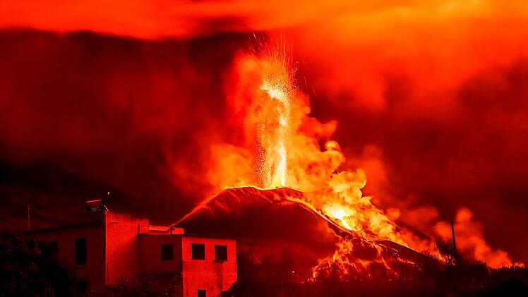 Durch den Vulkanausbruch auf La Palma kommt zum Gl&uuml;ck niemand ums Leben. Dennoch m&uuml;ssen mehr als 7.000 Menschen evakuiert werden.