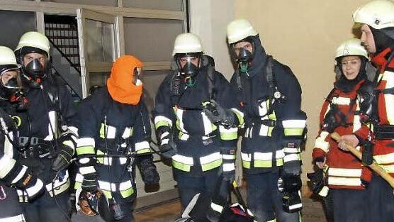 Die Praxis stand bei dem Lehrgang der Atemschutzgeräteträger in Untersiemau im Mittelpunkt.  Foto: M. Stelzner