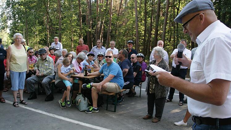 Bei der offiziellen Eröffnung des Radwegs zwischen Bammersdorf und Eggolsheim Foto: Sylvia Hubele
