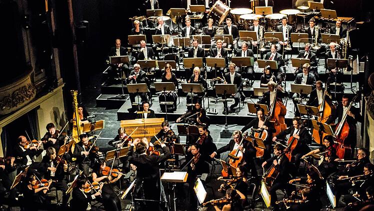 Impressionen vom Sinfoniekonzert im Coburger Landestheater.Foto: Jochen Berger
