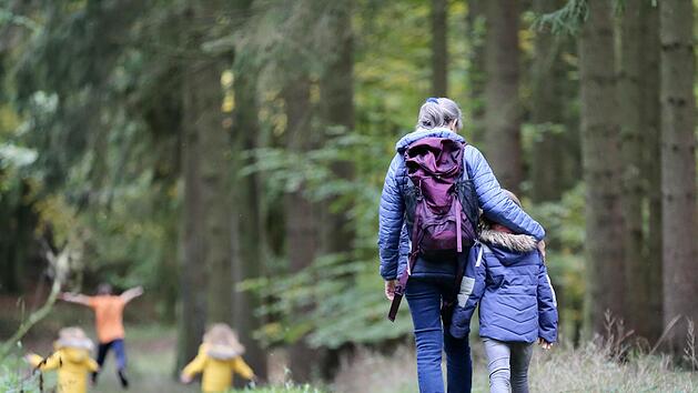 Auch Kinder wandern gerne - vor allem auf einer der zahlreichen Routen, die du in unseren Lekt&uuml;ren-Tipps findest.