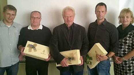 Arbeitskreis Schule und Verein verabschiedet Mitglieder (von links): Vorsitzender Hardi Schellhorn, Ditmar Jänsch, Hans Haberzettel, Alexander Pianski und die neue Geschäftsführerin Gabriele Selch.  Foto: Hess