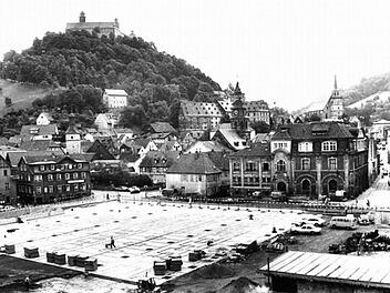 Vor der Fertigstellung im Frühjahr 1980: der neue Zentralparkplatz. Gepflastert ist nur der Bereich des Bierzelts. Foto: Archiv Stephan Tiroch