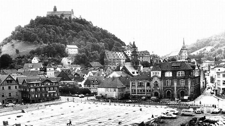Vor der Fertigstellung im Frühjahr 1980: der neue Zentralparkplatz. Gepflastert ist nur der Bereich des Bierzelts. Foto: Archiv Stephan Tiroch