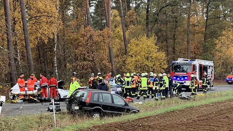 Ein heftiger Unfall hat sich am Montagmorgen bei der Minderleinsm&uuml;hle (Kreis Erlangen-H&ouml;chstadt) ereignet. Foto: NEWS5/Herse
