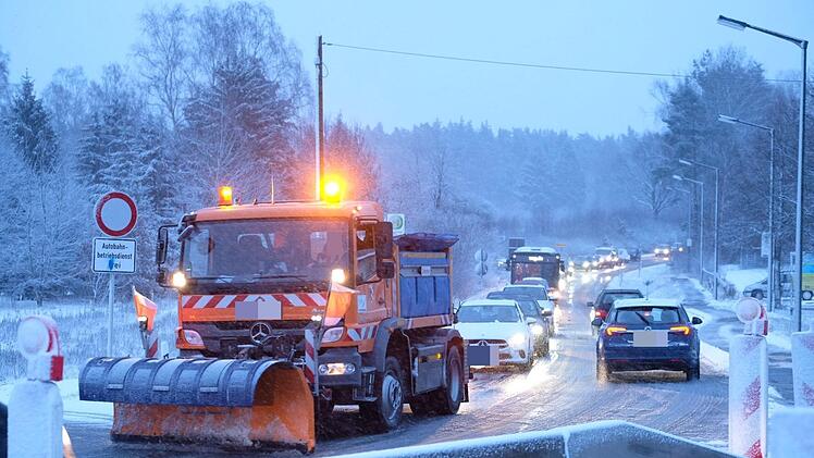 In und um Nürnberg herrschte am Mittwochmorgen ein Verkehrschaos. Foto: NEWS5 / Grundmann
