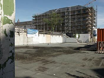 Noch ist die Fl&auml;che f&uuml;rs 4-Sterne-Superior-Hotel in Bad Kissingen unbebaut. Und obwohl das &Auml;u&szlig;ere noch nicht feststeht, wurden jetzt Details aus dem Inneren bekannt. Foto: Steffen Standke