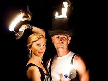Bianca Mayer und Christian Madlmair als funkelndes Showduo "Feuersterne". Foto: PR