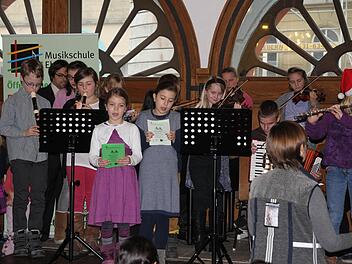 Beim gemeinsamen Schlusslied standen alle Musiker vereint auf der Bühne.  Foto: privat