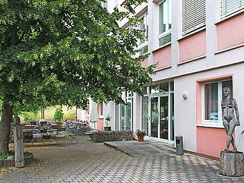 Für das Haus Erlebenskunst soll eine dauerhafte Schankerlaubnis beantragt werden, zuvor sind neue Pläne nötig.