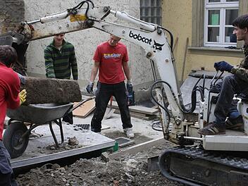 Schwierige Arbeit: Länger als gedacht dauerten die Renovierungsarbeiten im Benne Keller. Daran Schuld waren auch die umfangreichen Arbeiten im Hof