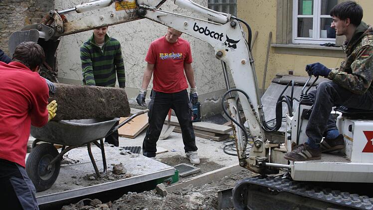 Schwierige Arbeit: Länger als gedacht dauerten die Renovierungsarbeiten im Benne Keller. Daran Schuld waren auch die umfangreichen Arbeiten im Hof