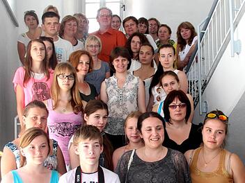 Die Delegation aus Russland wurde von Zweitem Bürgermeister Günter Schulz (oben Mitte) im Kommunbrauhaus empfangen.  Foto: Johanna Blum