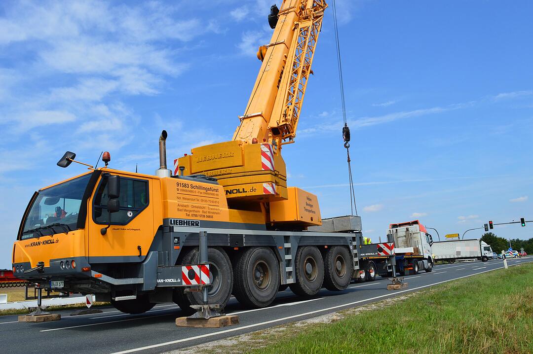 B 470 bei Gremsdorf: 16 Tonnen Stahl auf Abwegen