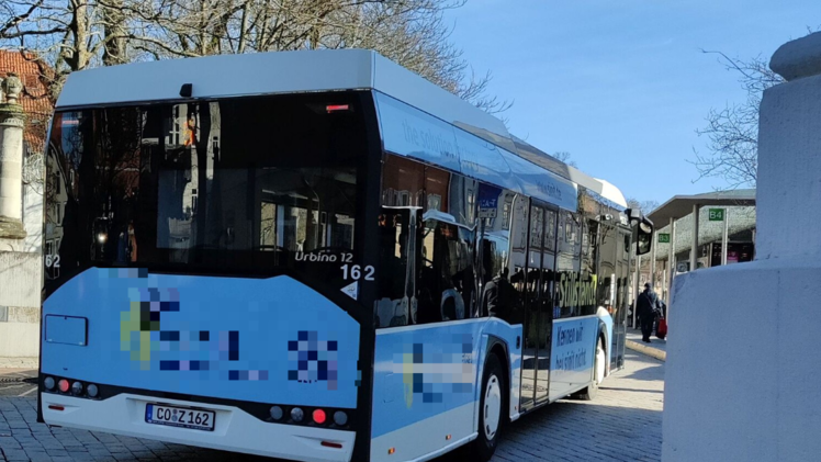 Coburg: Mann n&ouml;tigt 11-J&auml;hrigen in Linienbus - Polizei sucht Zeugen