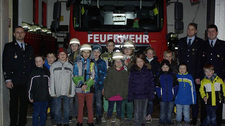 Die Feuerwehr Machtilshausen baut ihren Nachwuchs auf. Foto: Winfried Ehling