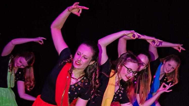 "Emotion Dance" vom  Karnevalsverein Weidach begeisterte mit einem  Showtanz aus "1001 Nacht".Klaus Gagel