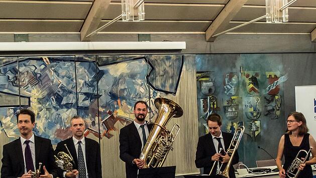 Reichlich Applaus: das Philharmonische Blechbl&auml;serquintett des Landestheaters im Landratsamt CoburgFoto: Jochen Berger