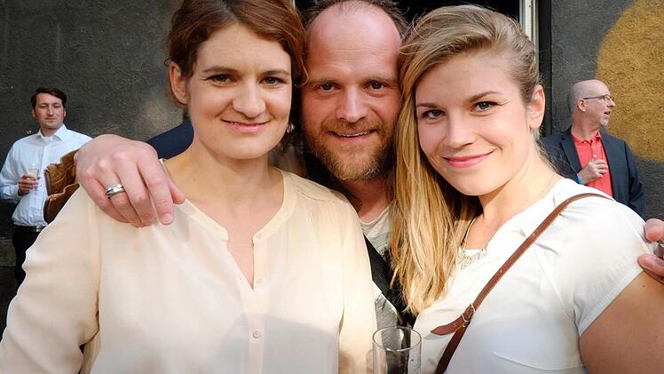 Elli Wasserscheid, Andreas Leopold Schadt und Nadine Badewitz. Fotos: Nikolas Pelke