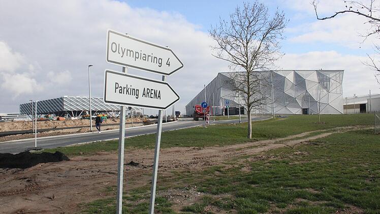 Das Arena-Gebäude hat ein eigenes Parkhaus.