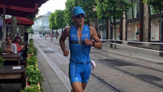 Beim Wettkampf in Heilbronn 2016 (unser Bild) verausgabte sich Andreas Dreitz beim Radfahren  und wurde am beim Laufen auf Rang 11 durchgereicht. 2014 ging er jedoch als Sieger hervor, 2015 wurde er Dritter.  Foto: Archiv