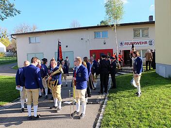 Das Archivbild entstand am Florianstag 2016 in Rothhausen. Im Hintergrund ist das FFW Gerätehaus zu sehen. Foto: Philipp Bauernschubert
