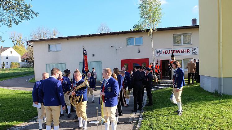 Das Archivbild entstand am Florianstag 2016 in Rothhausen. Im Hintergrund ist das FFW Gerätehaus zu sehen. Foto: Philipp Bauernschubert