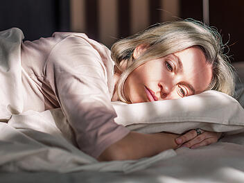 Müde, Frau im Bett, Sexualität, Depression
