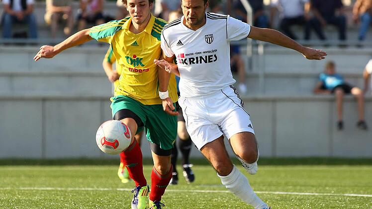 Matthias Hoff (rechts), der den Sander Siegtreffer gegen den FSV Erlangen-Bruck erzielte, und seine Mannschaftskameraden wollen auch gegen den Tabellenvierten FC Amberg ihre Chance nutzen.