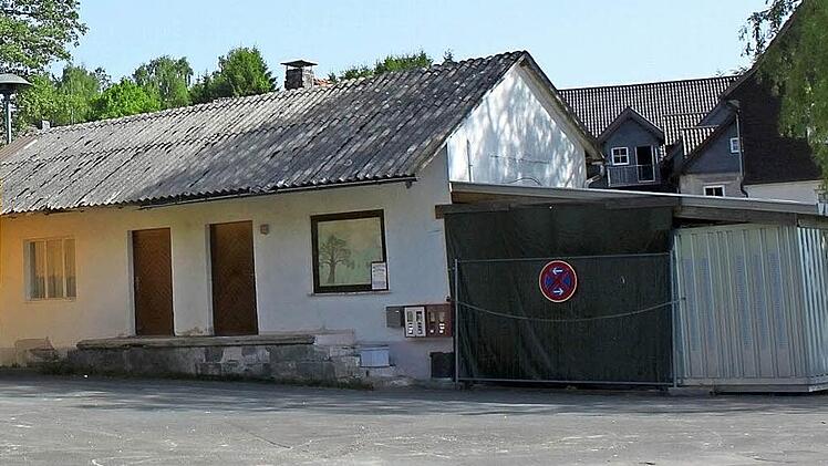 Ganz- oder Teilabriss des Kühl- und Milchhauses zu Gunsten des Feuerwehr- und Gemeinschaftshauses?  Foto: Archiv/Veronika Schadeck