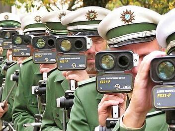 Auch 2014 will die oberfränkische Polizei einen "Blitzmarathon" durchführen, um das Bewusststein für die Gefahren nicht angepasster Geschwindigkeit zu schärfen. Symbolbild: Polizei