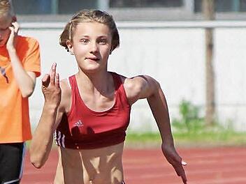Clara Wölfel feierte in der Altersklasse W13 mit persönlicher Bestleistung von 8,43 Sekunden im 60-Meter-Sprint den einzigen Scheuerfelder Sieg beim Wettkampf in Erfurt. Foto: privat