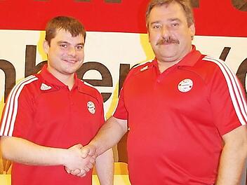 Vorsitzender Tobias Mattes (links) und Ehrenpräsident Manfred Lang freuen sich auf das Jubiläum. Foto: Heike Schülein