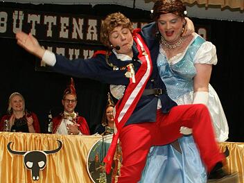 Franz und Sissi (Kerstin und Daniel Wachter) beim "Sissi-Tanz".