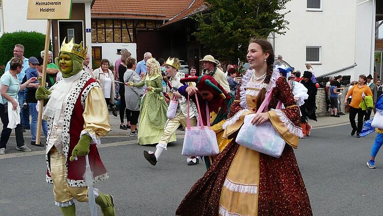 Der Heimatverein Heldritt lud zum Besuch der Waldb&uuml;hne ein. Foto: Karin G&uuml;nther