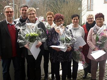 Die fünf Teilnehmerinnen legten ihre Prüfungen zur Betreuungsassistentin mit sehr guten Ergebnissen ab. Foto: Susanne Deuerling
