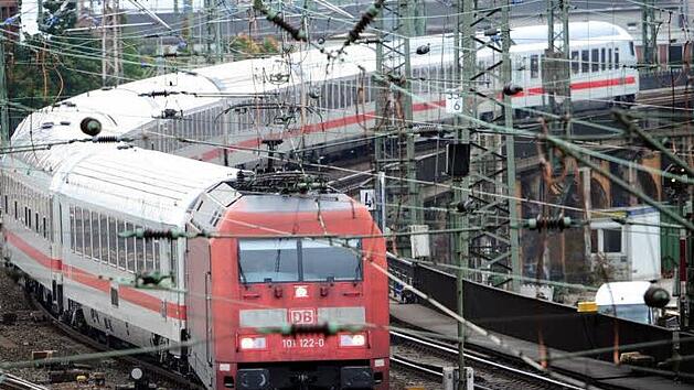 Symbolbild: Daniel Reinhardt/dpa